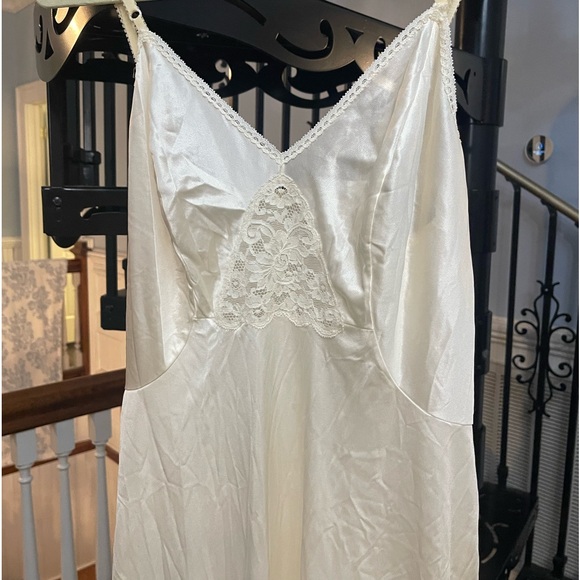 Sears Vintage Ivory 'The Doesn't Slip' full length chemise 40 - Picture 3 of 9